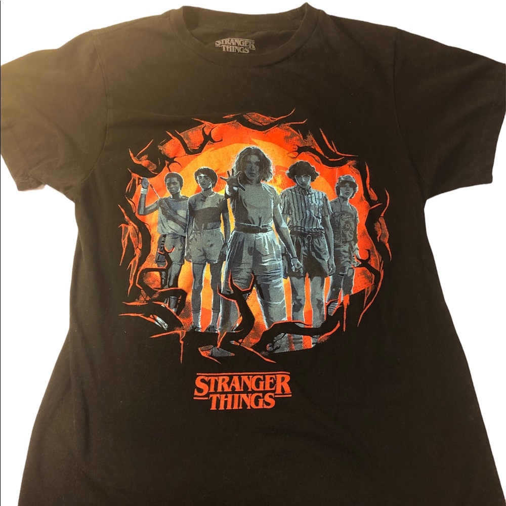 ✨Host pick✨Stranger Things licensed Tee T-Shirt Ladies Small Netflix 2019
